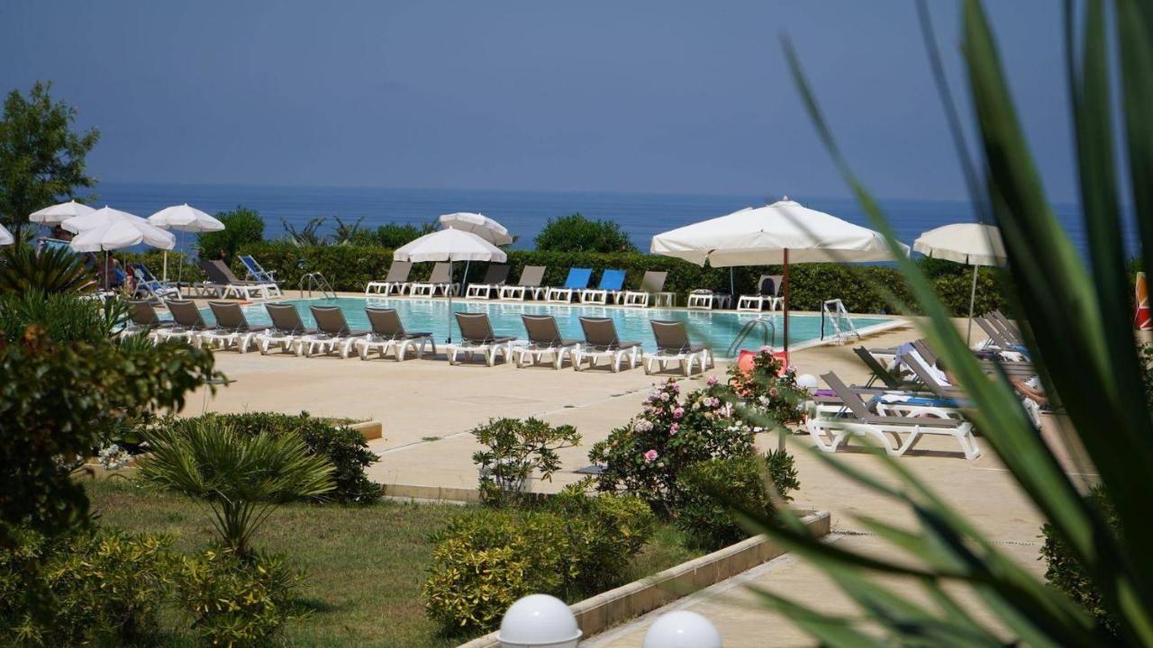 Le Rosette Resort Parghelia Esterno foto